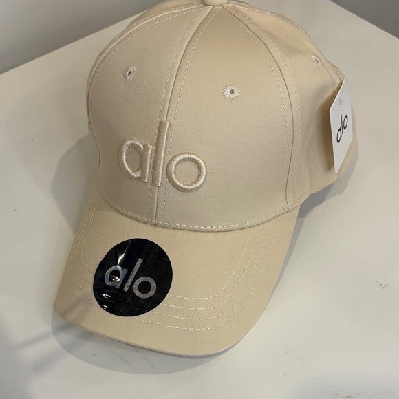 ALO Yoga Accessories - *ALO off duty Style Hat – Cream Embroidered Logo NWT 0326